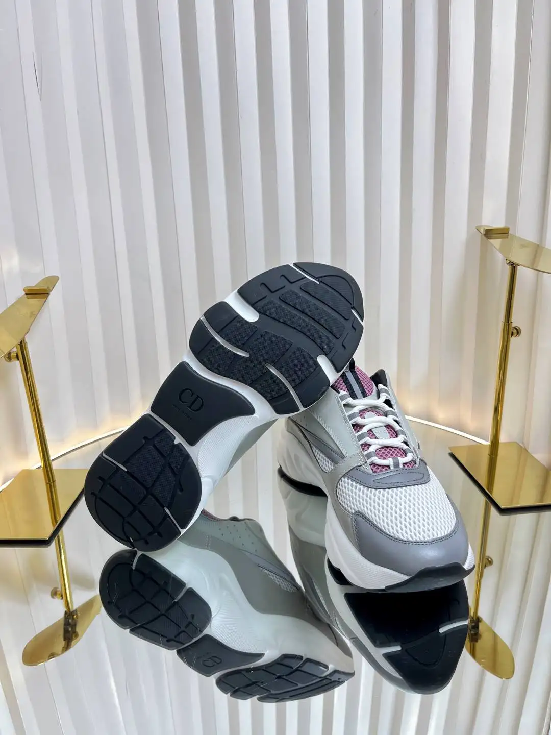 Dior B22 - Image 3