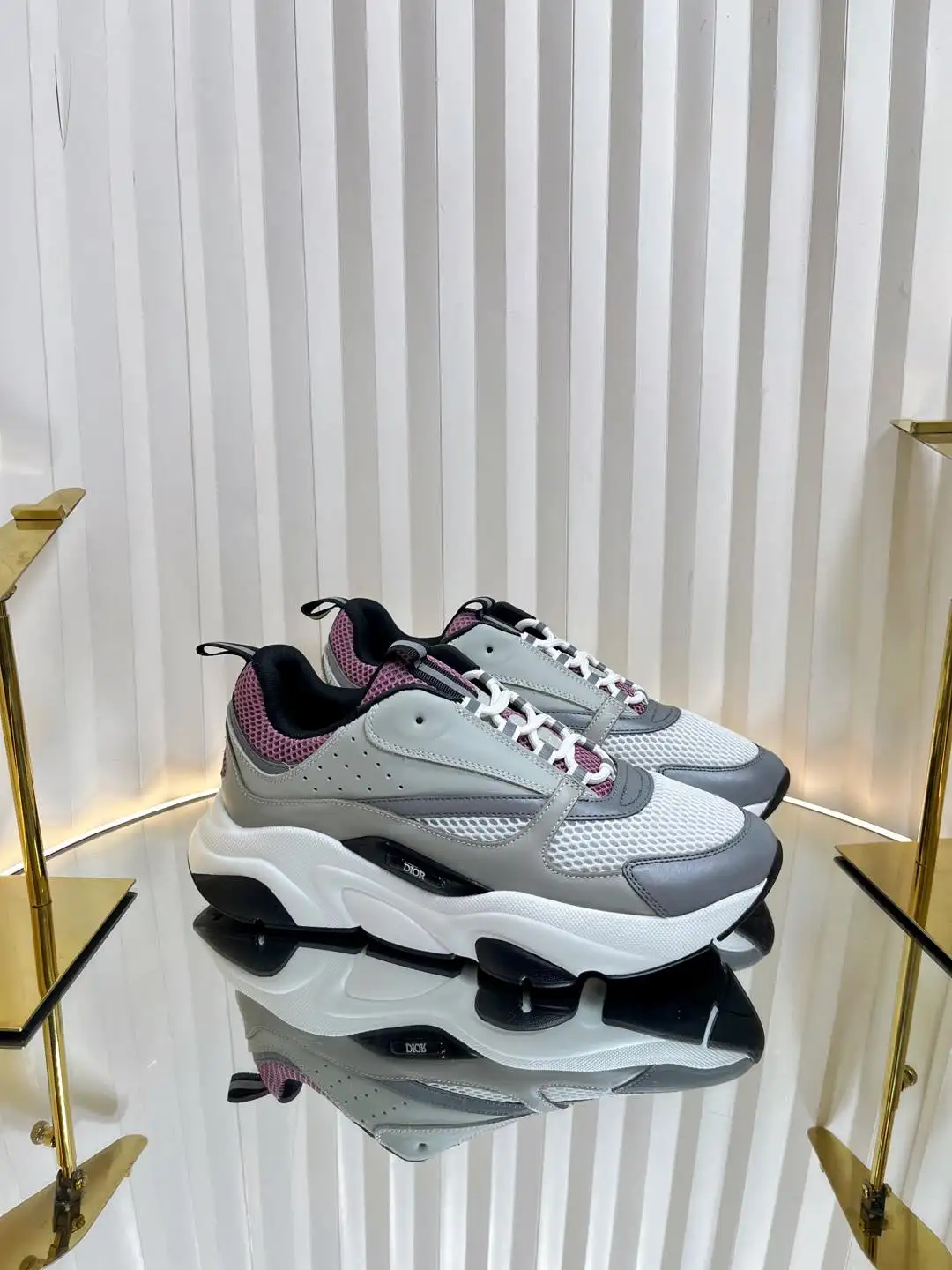 Dior B22 - Image 1