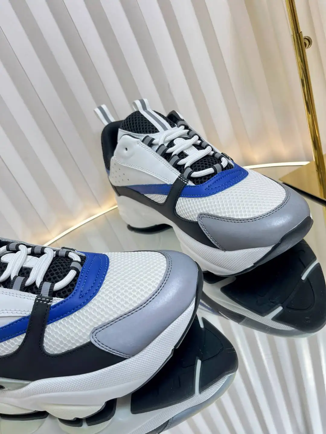 Dior B22 - Image 6