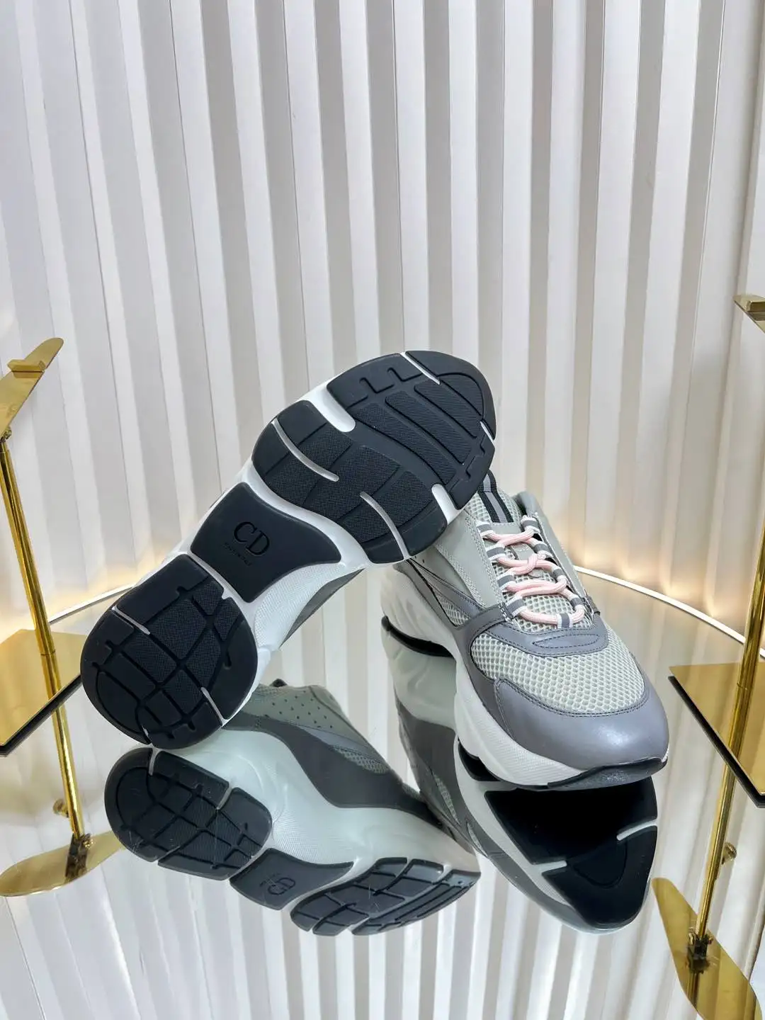 Dior B22 - Image 8