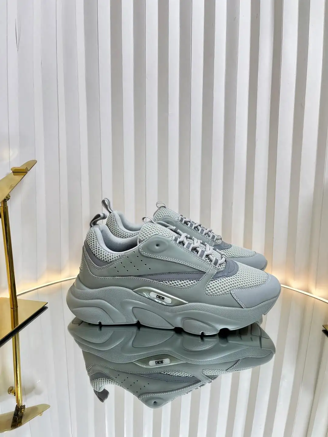 Dior B22 - Image 1