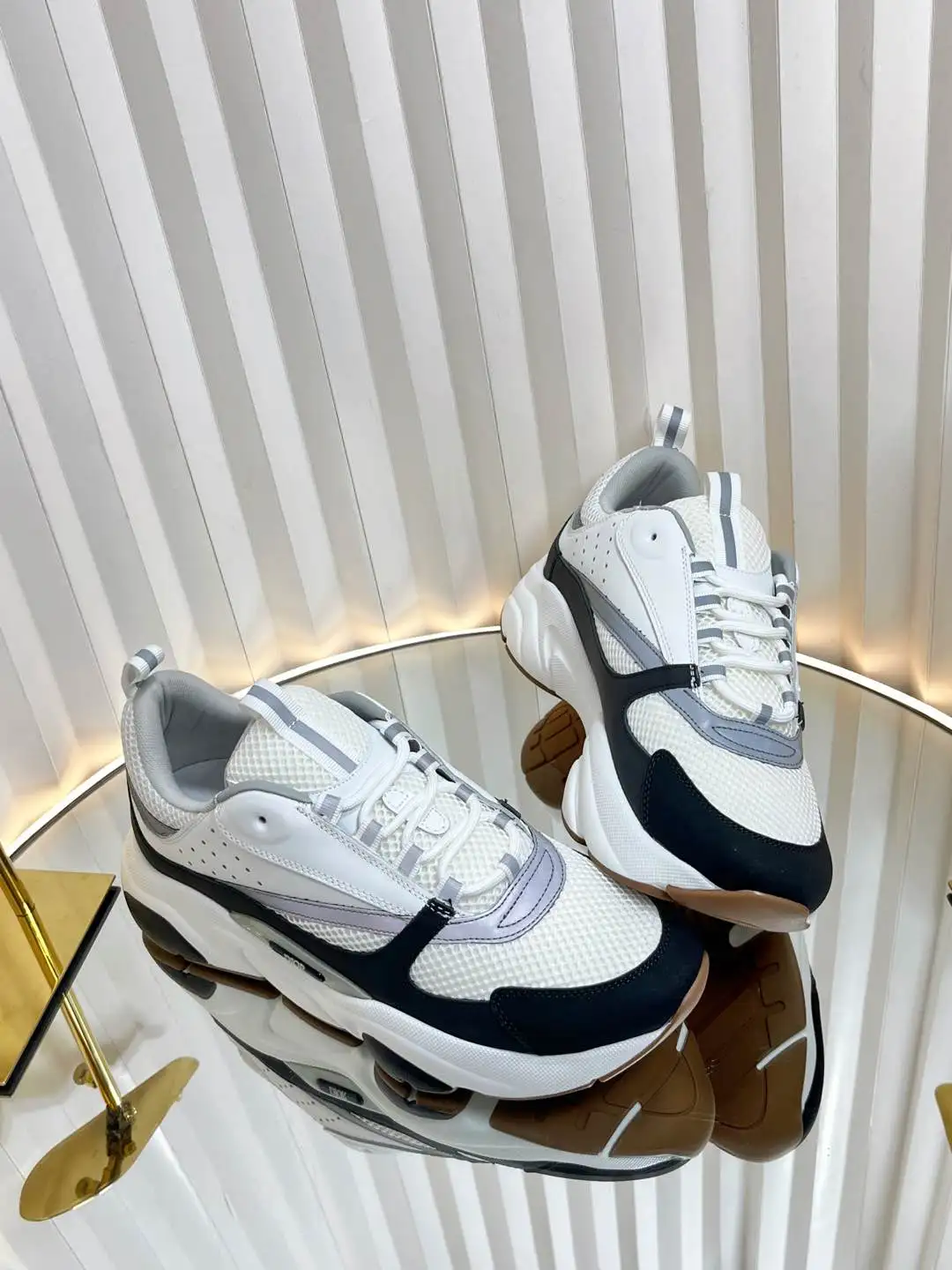Dior B22 - Image 8