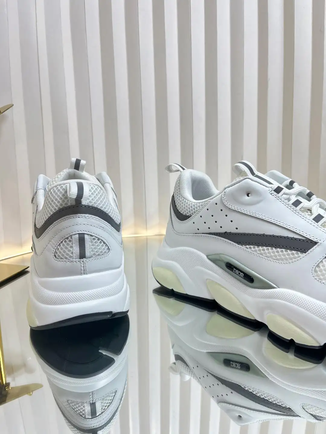 Dior B22 - Image 4
