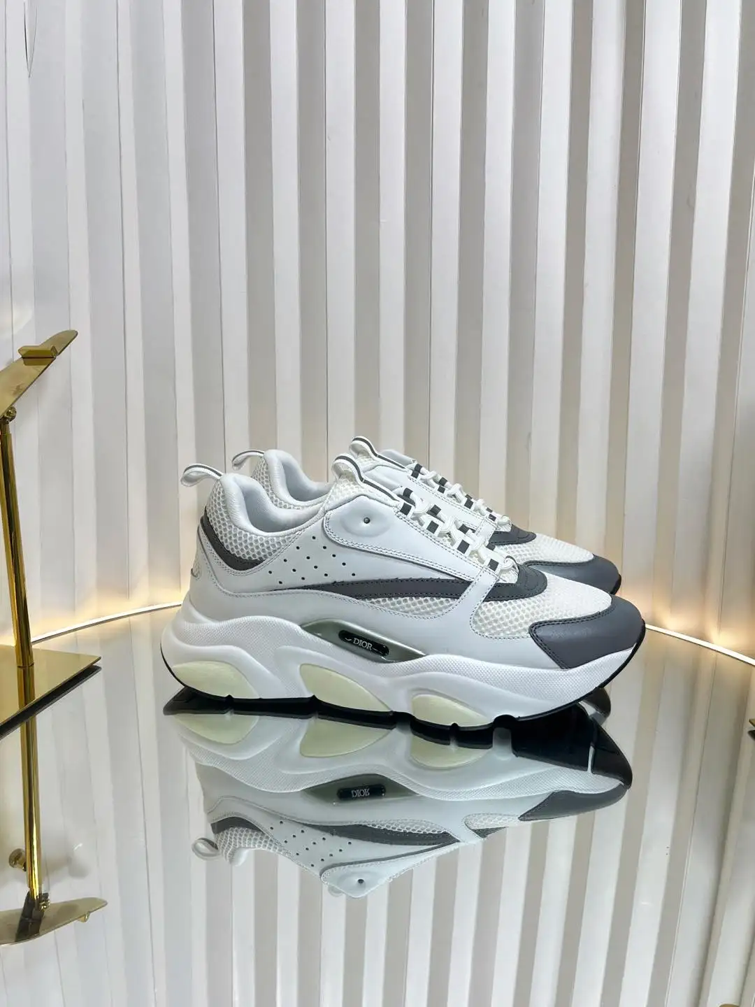 Dior B22 - Image 1