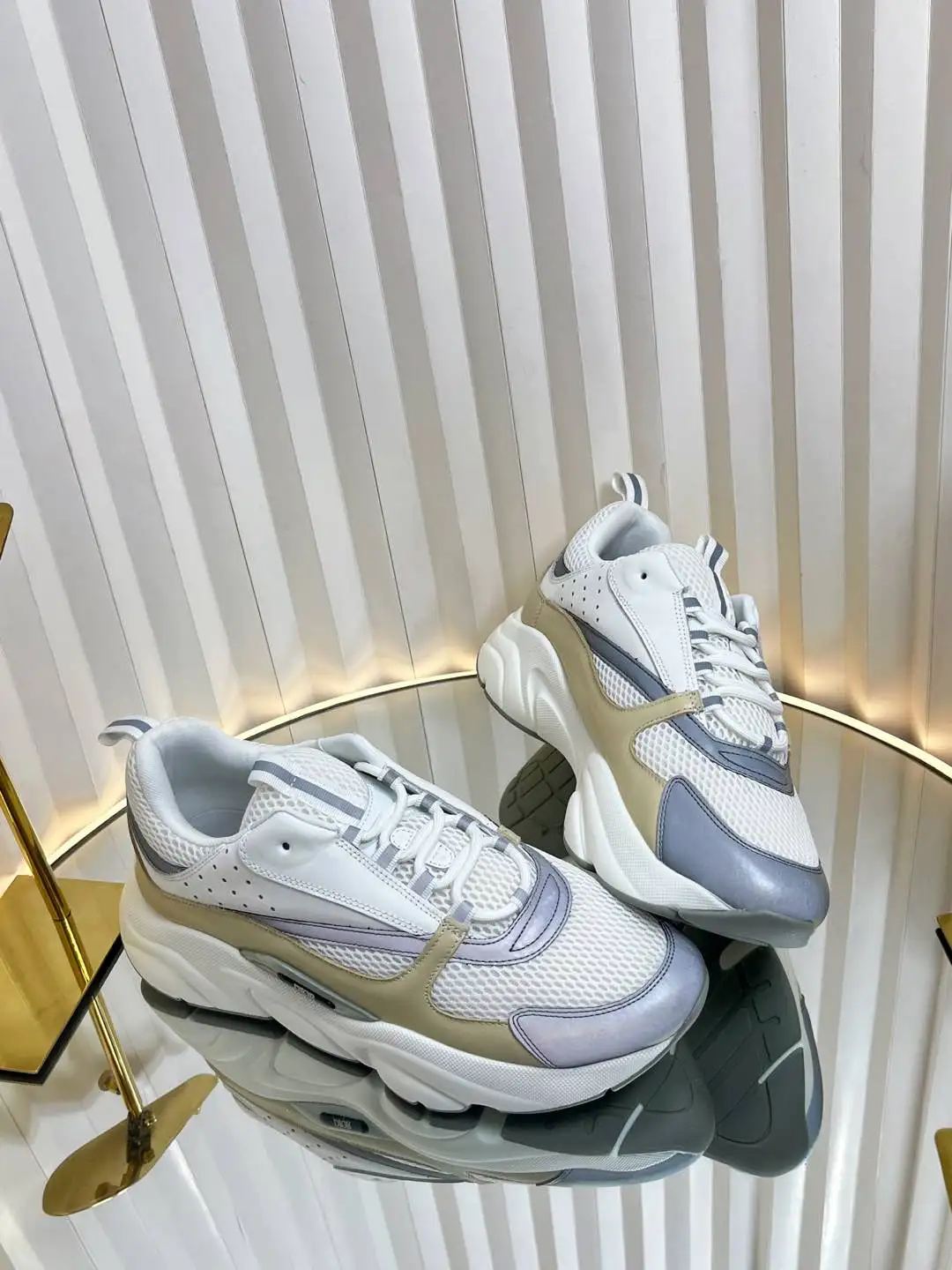 Dior B22 - Image 8