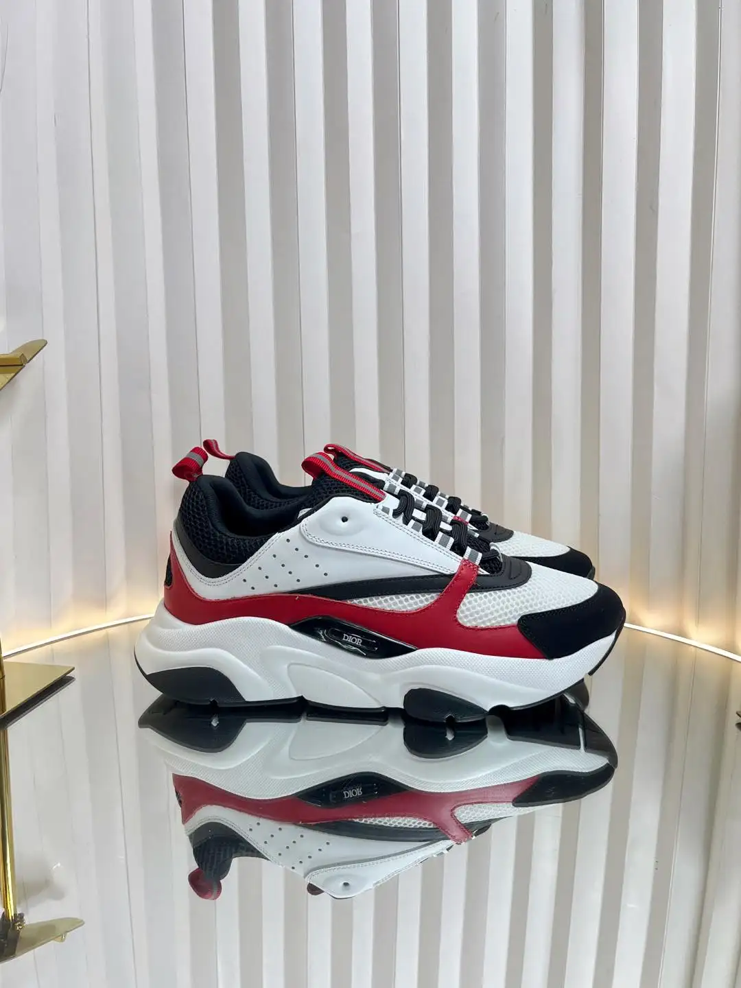 Dior B22 - Image 1