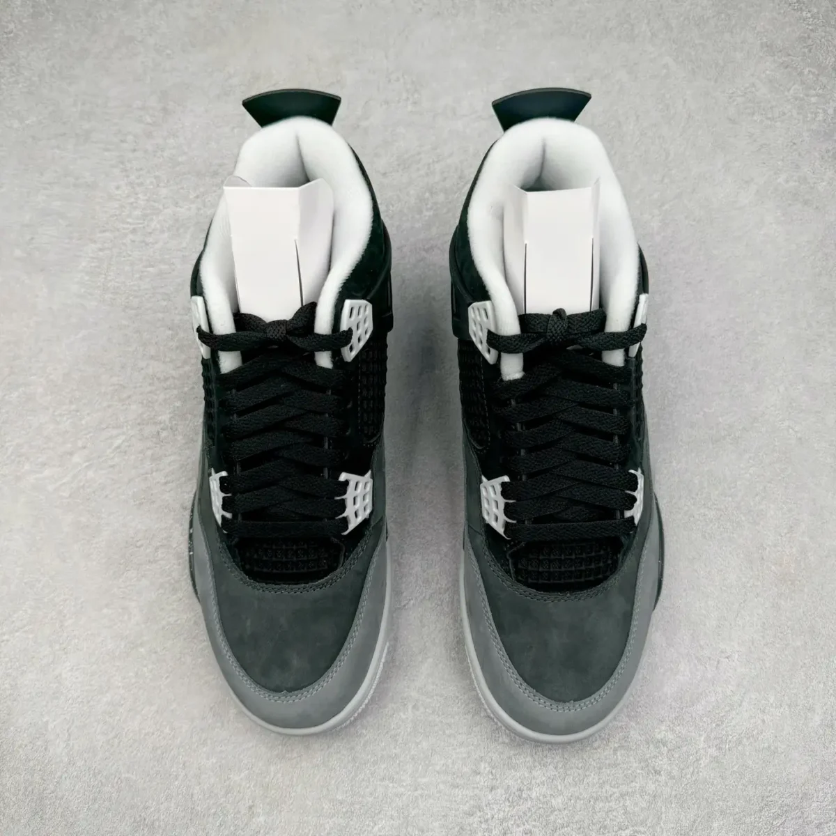 Air Jordan 4 - Image 3