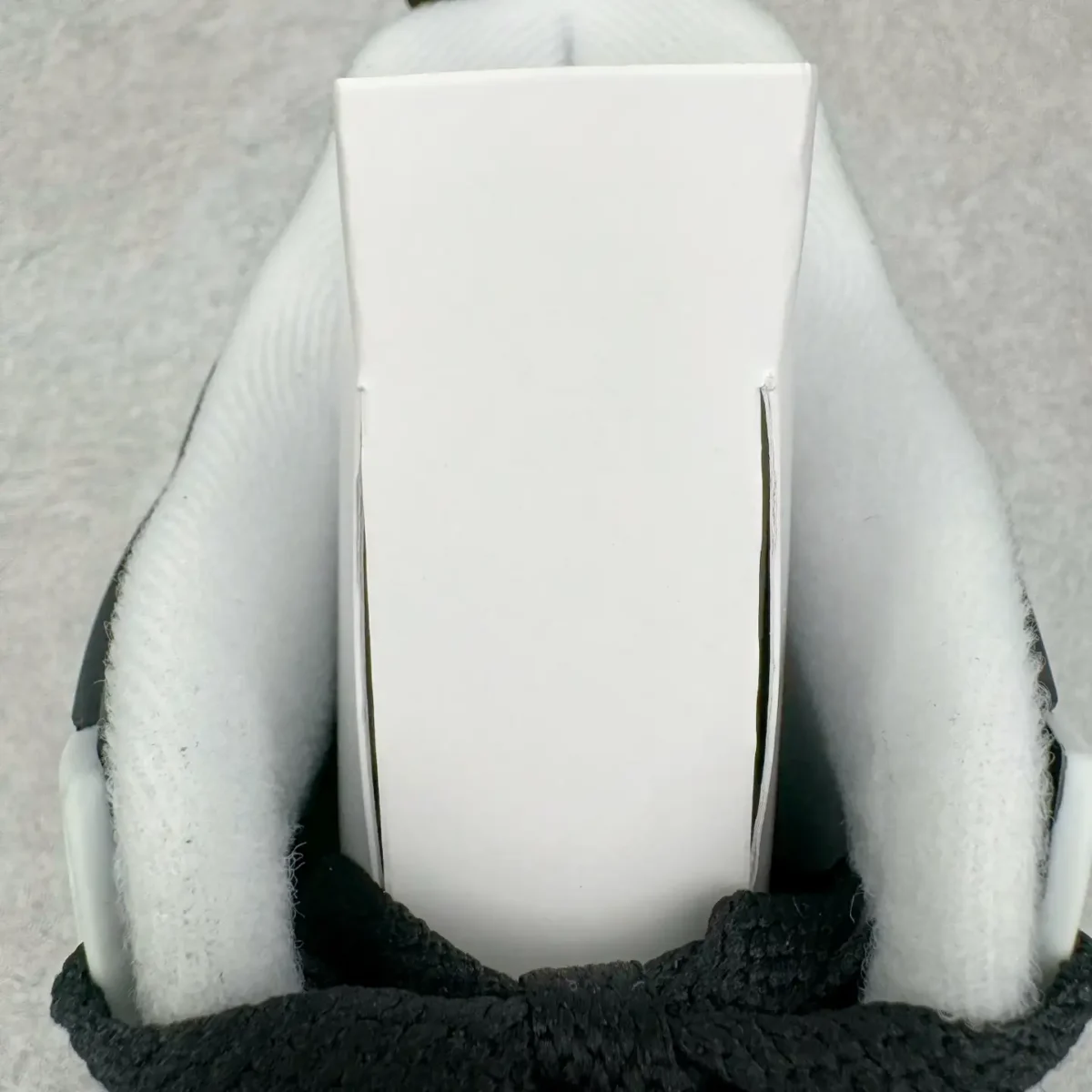Air Jordan 4 - Image 9