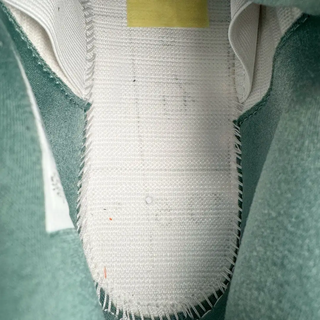 Air Jordan 4 - Image 7