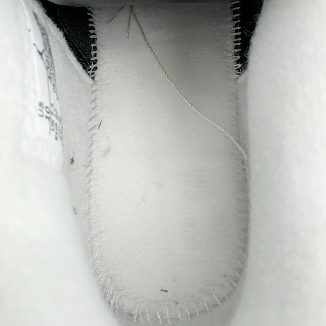 Air Jordan 4 - Image 11