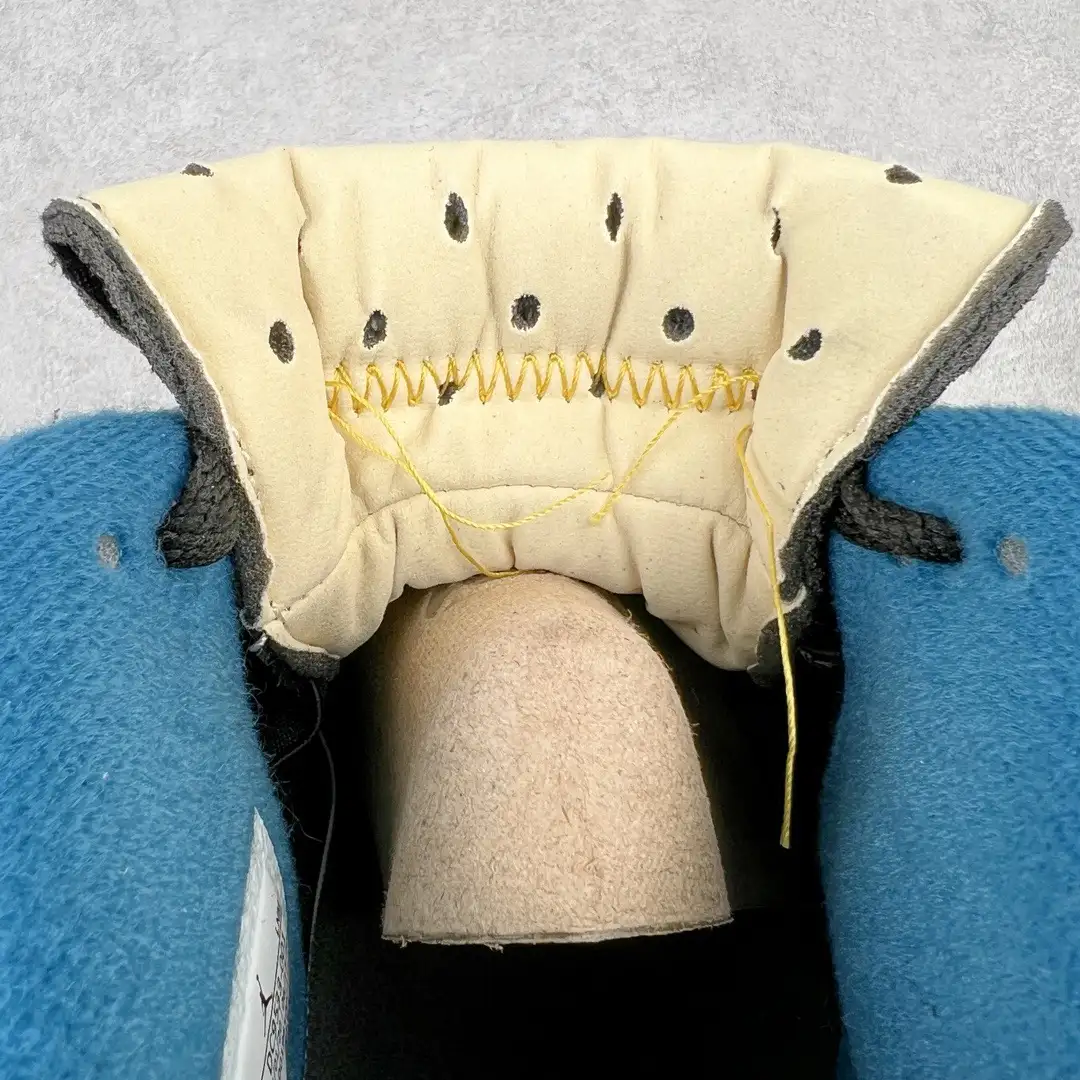 Air Jordan 4 - Image 9