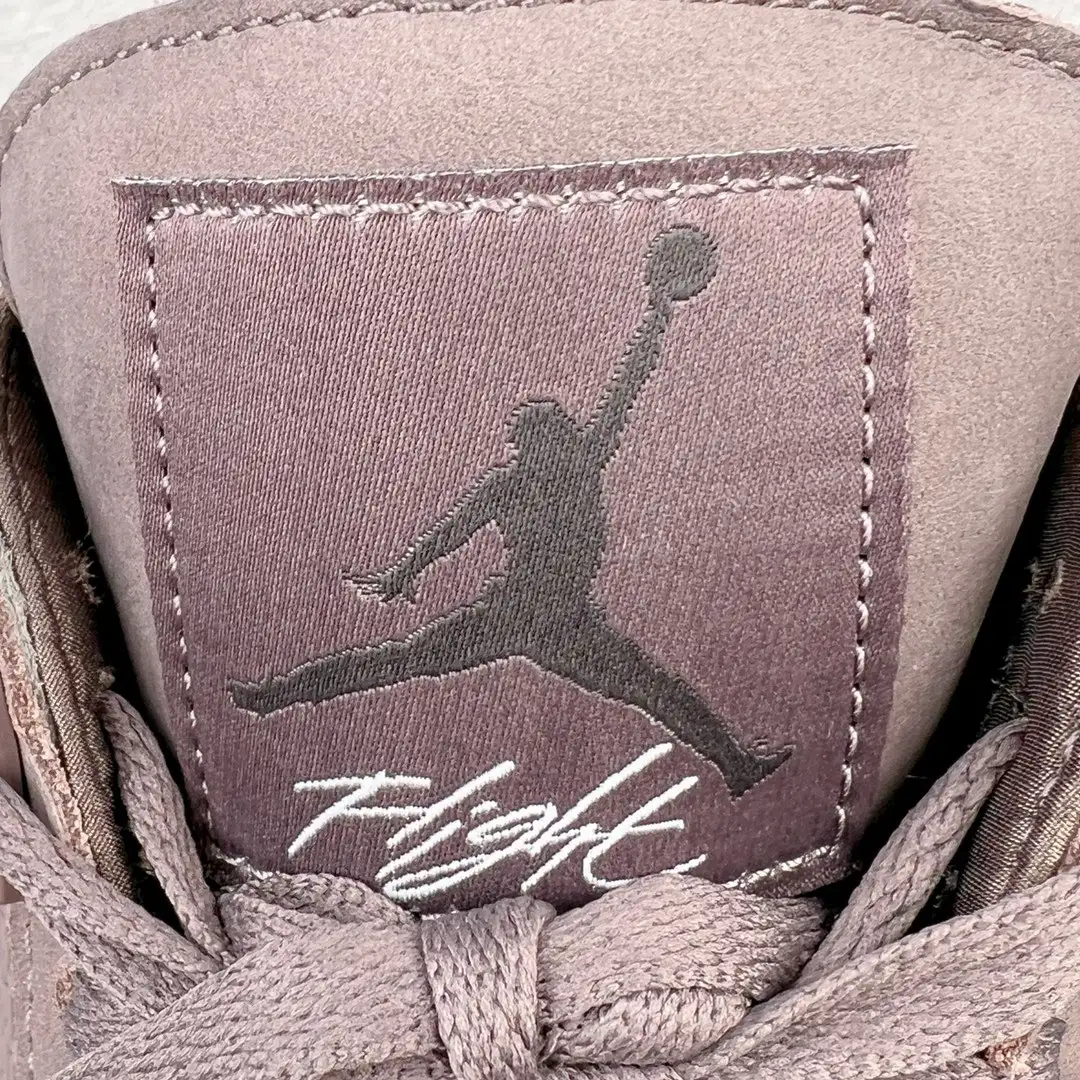 Air Jordan 4 - Image 11