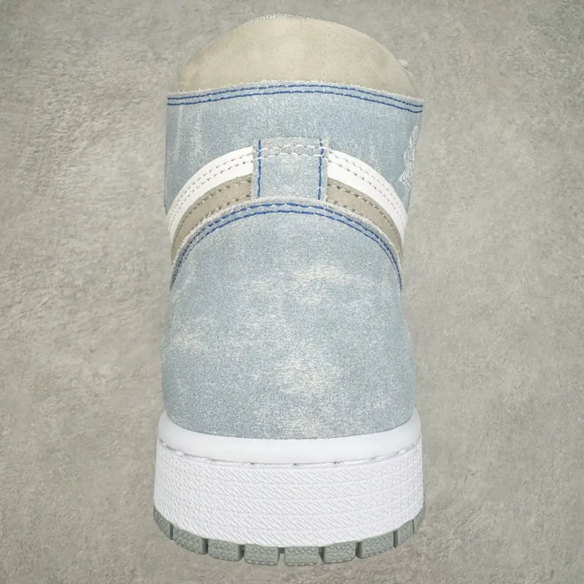Air Jordan - Image 3