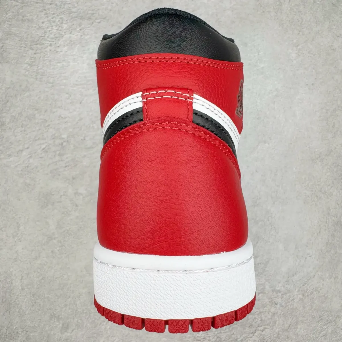 Air Jordan - Image 3