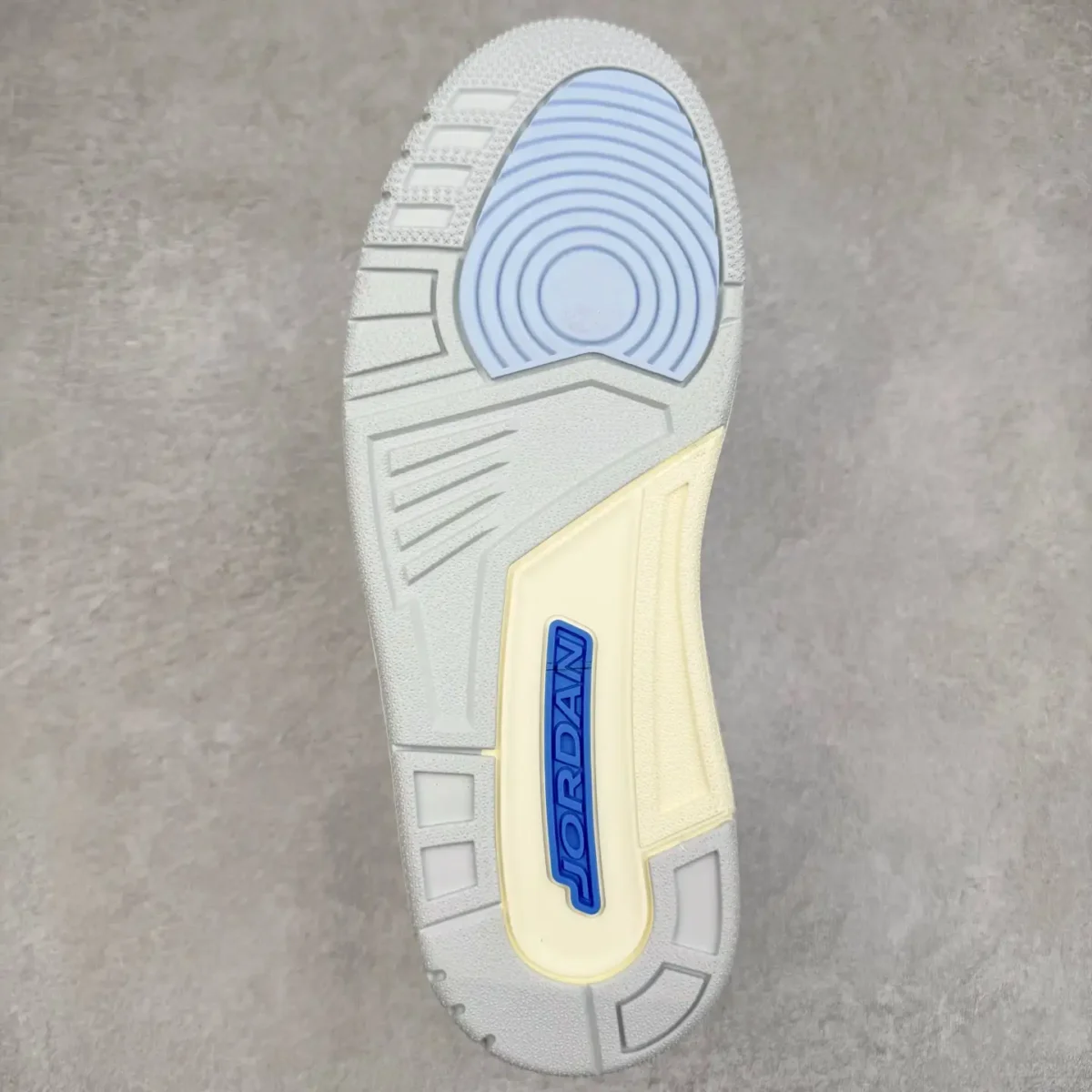 Air Jordan - Image 2