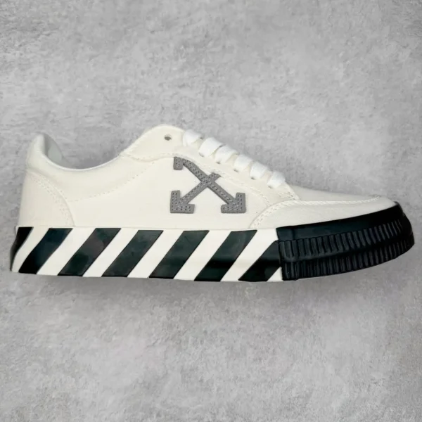 Off-White Casual Sneakers