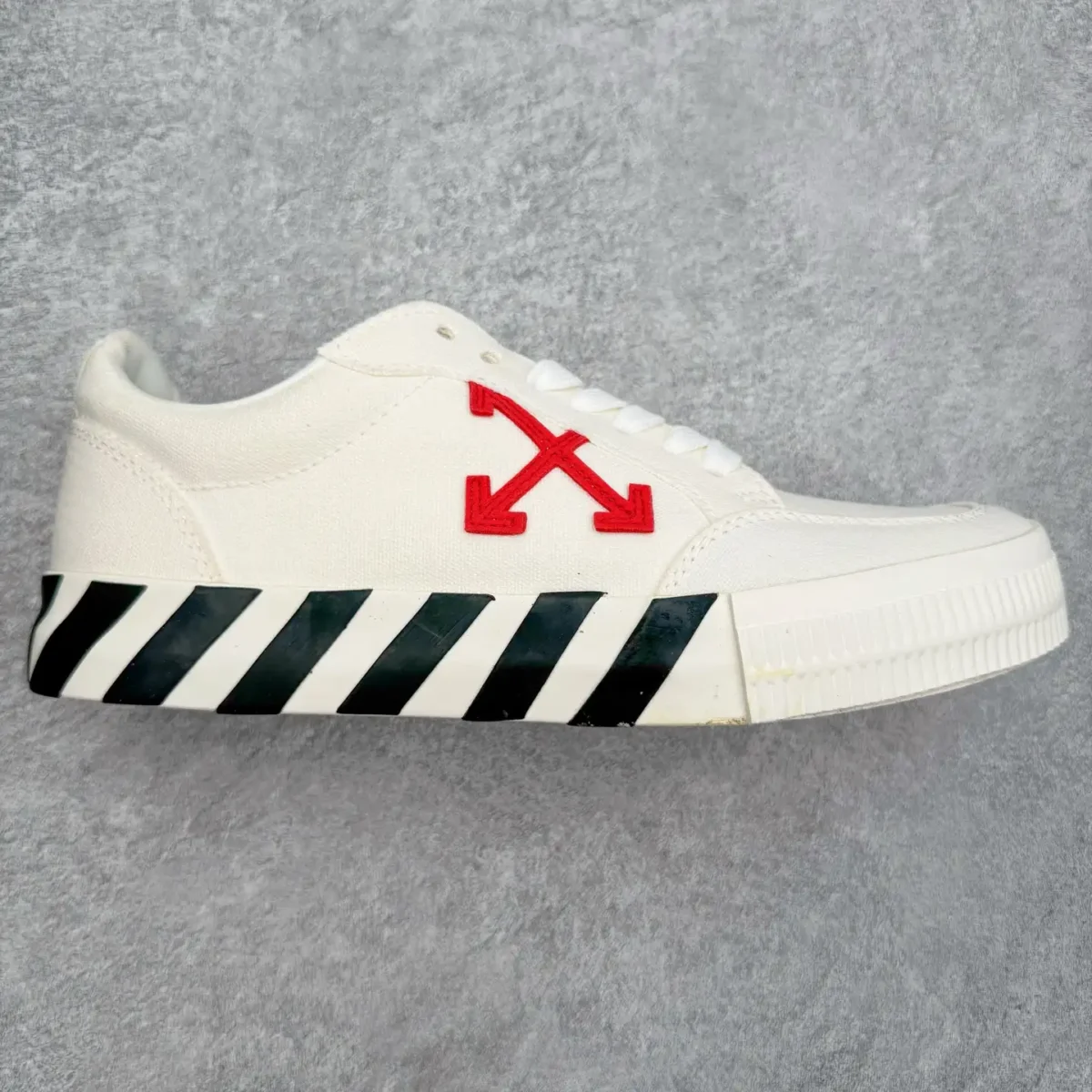 Off-White Casual Sneakers - Image 1