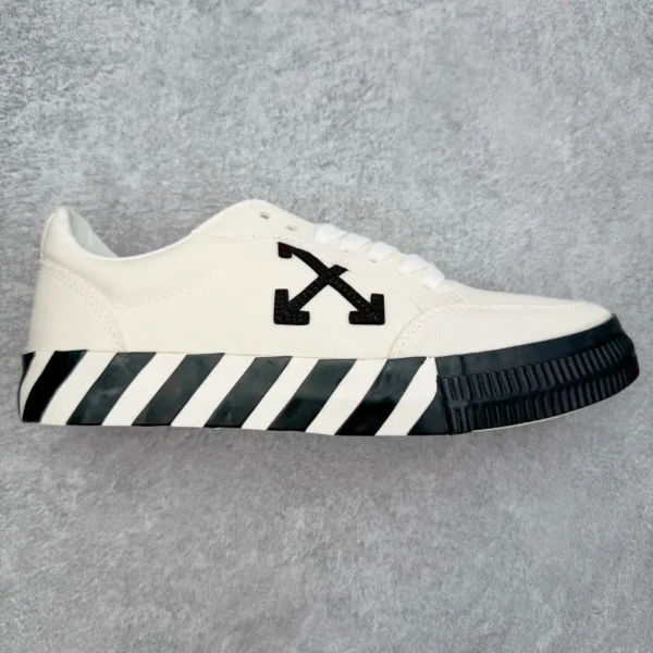 Off-White Casual Sneakers