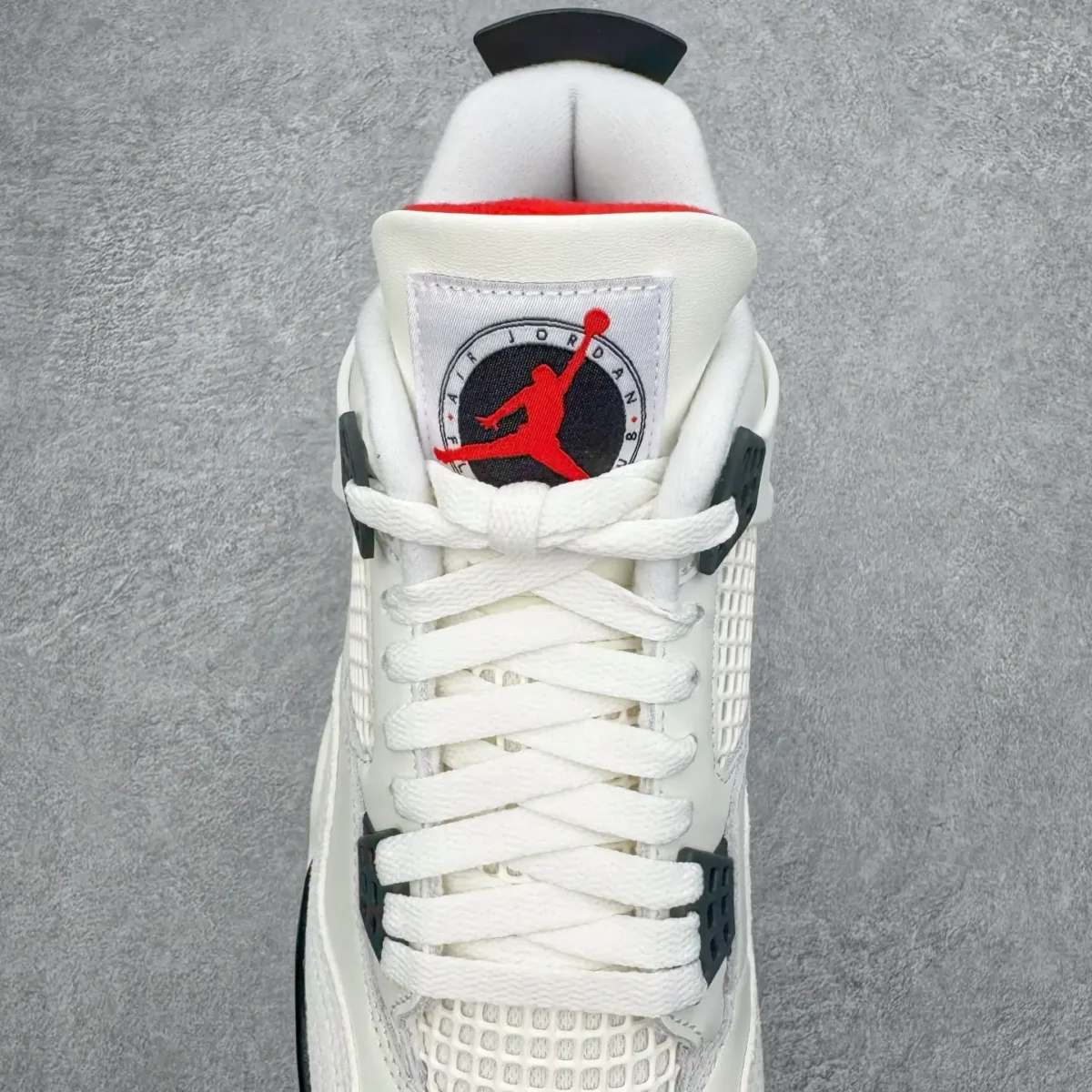 Air Jordan 4 - Image 4