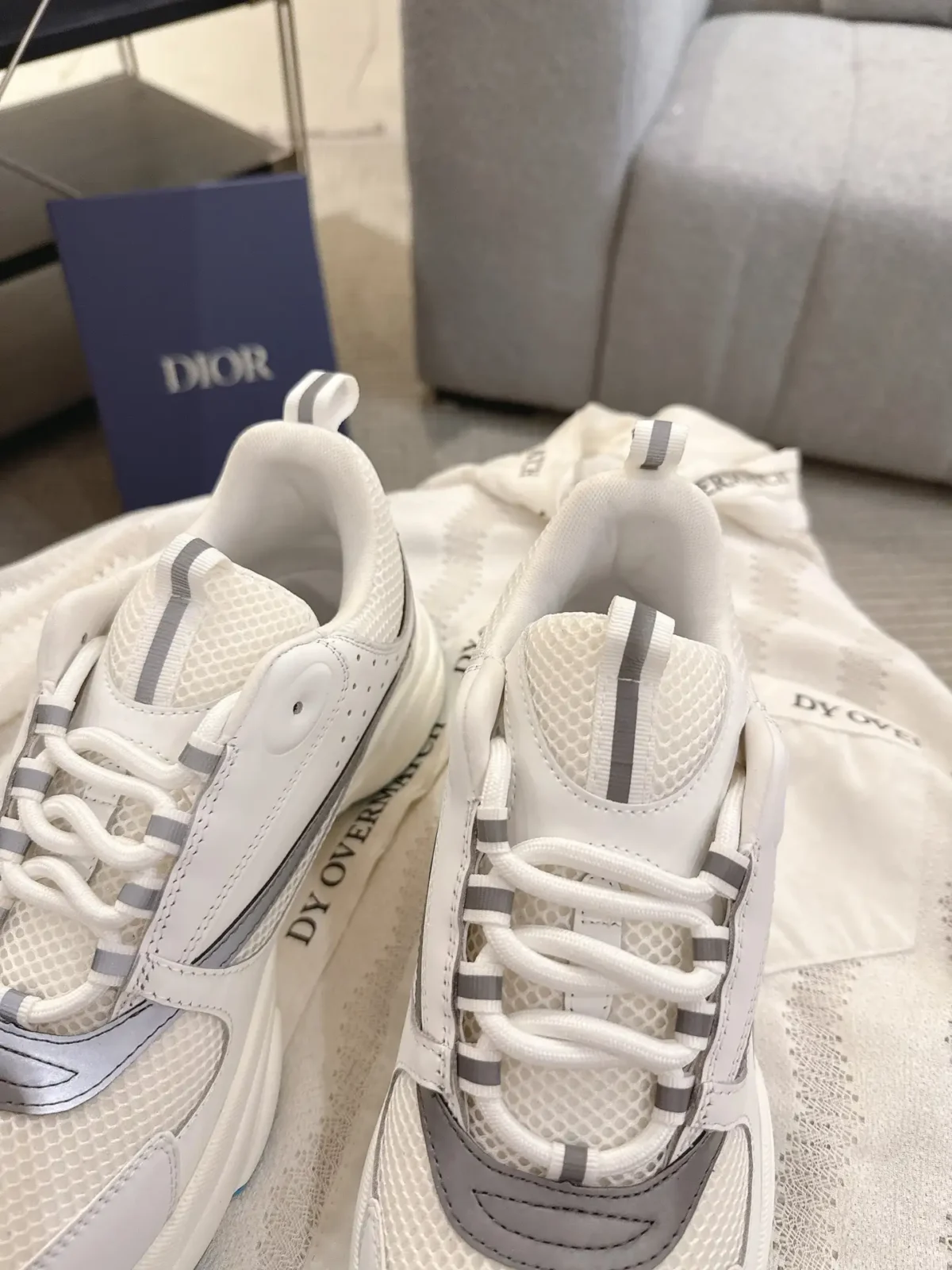Dior B22 - Image 2