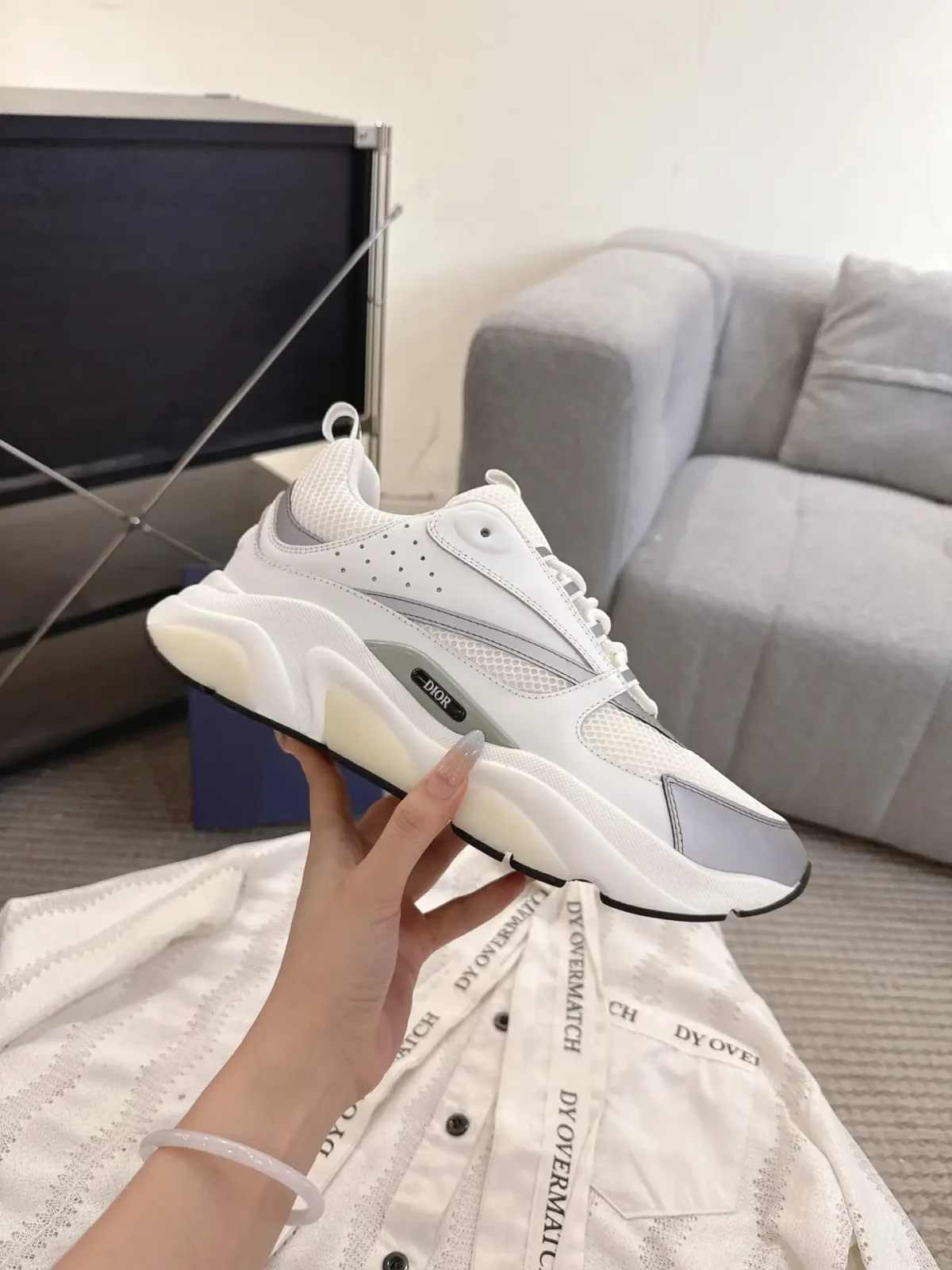 Dior B22 - Image 1