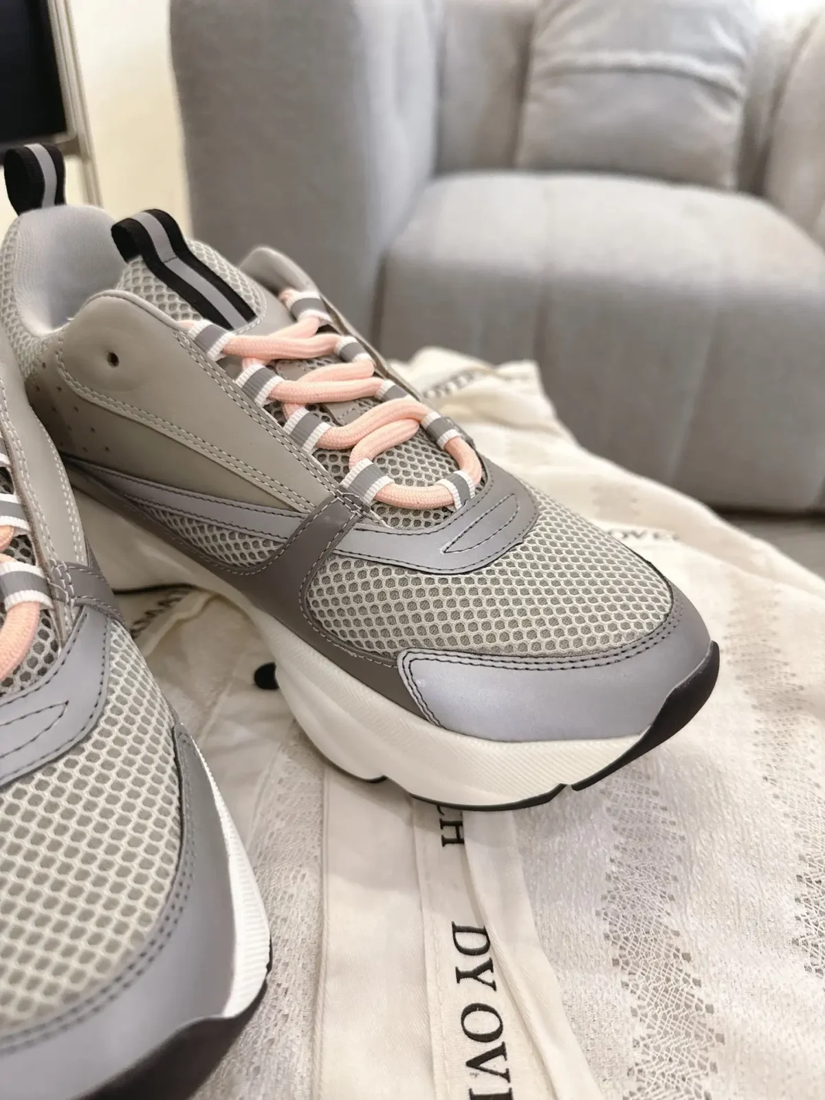 Dior B22 - Image 2