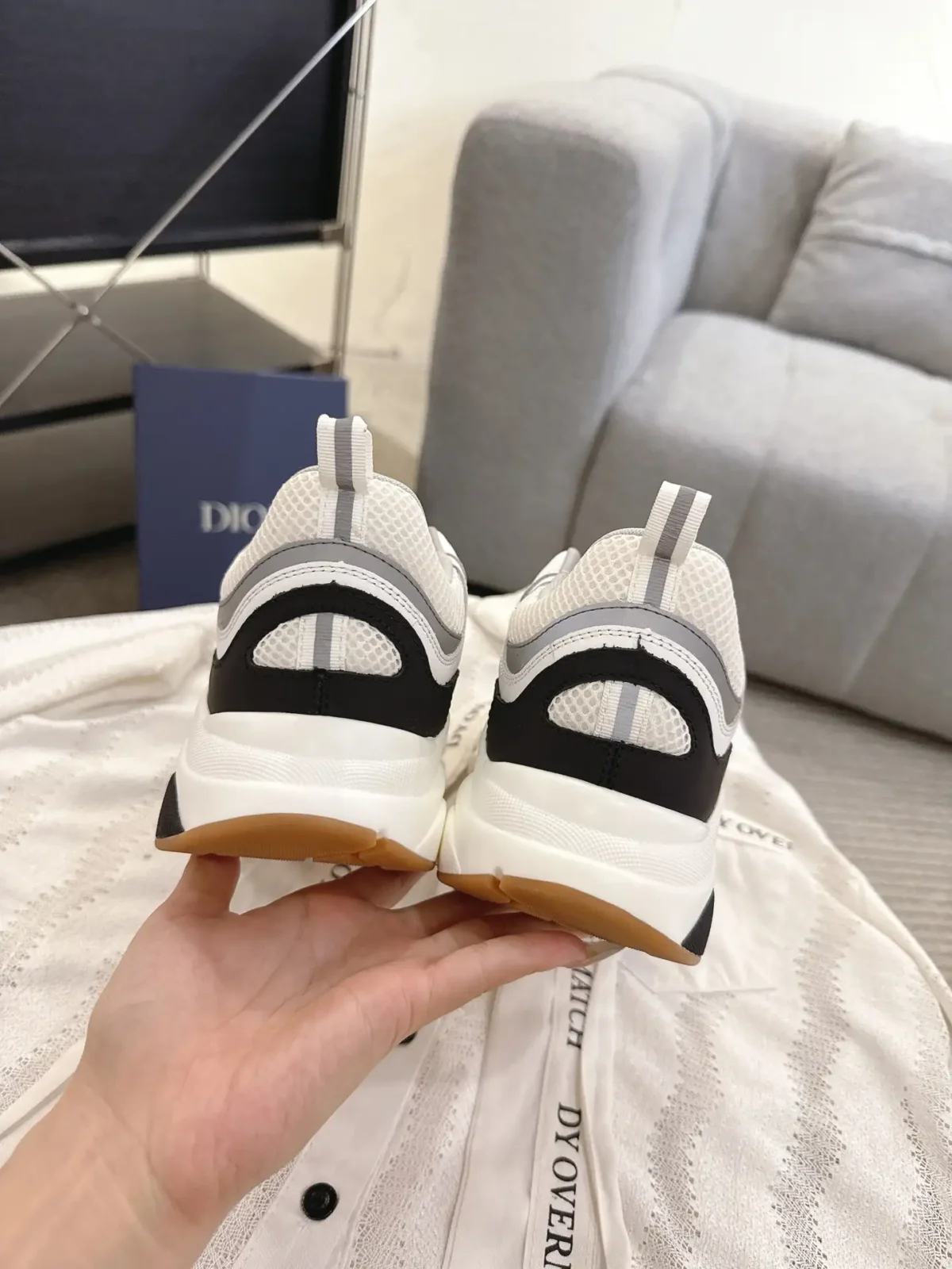 Dior B22 - Image 9