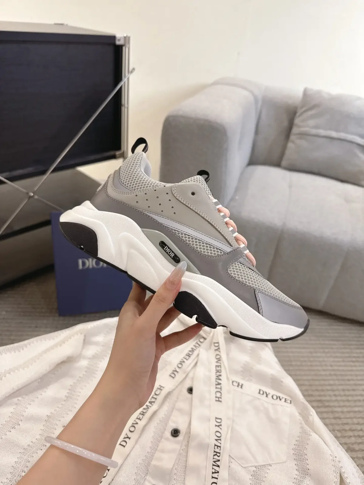 Dior B22 - Image 1