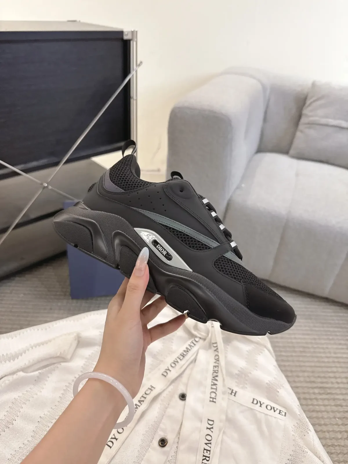 Dior B22 - Image 1