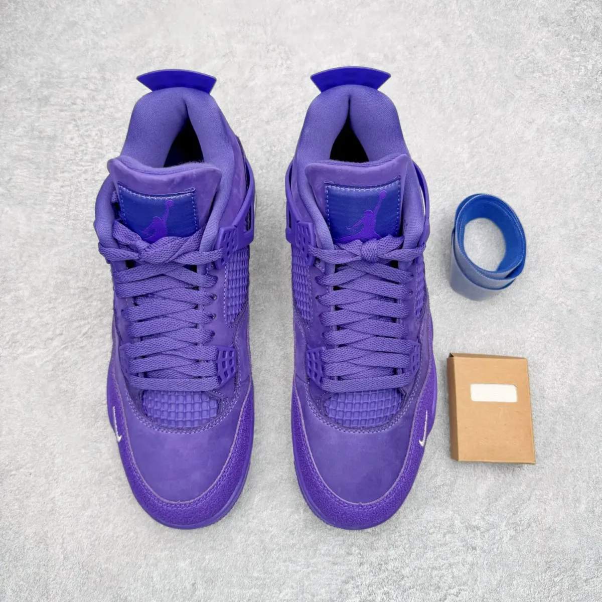 Air Jordan 4 - Image 2