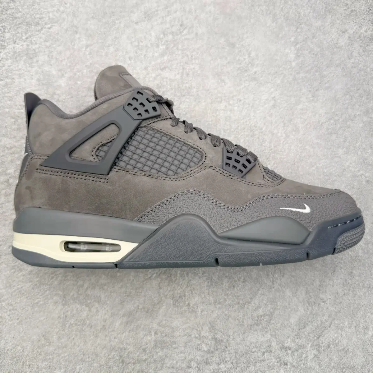 Air Jordan 4 - Image 1