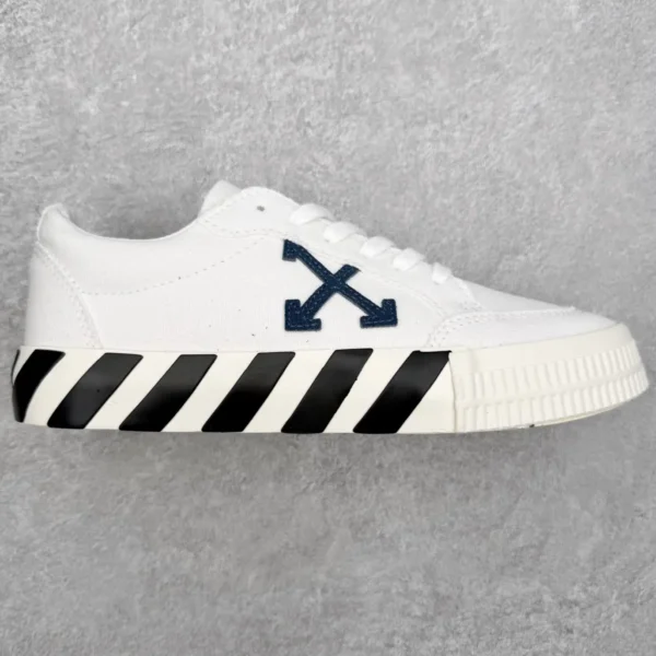 Off-White Casual Sneakers