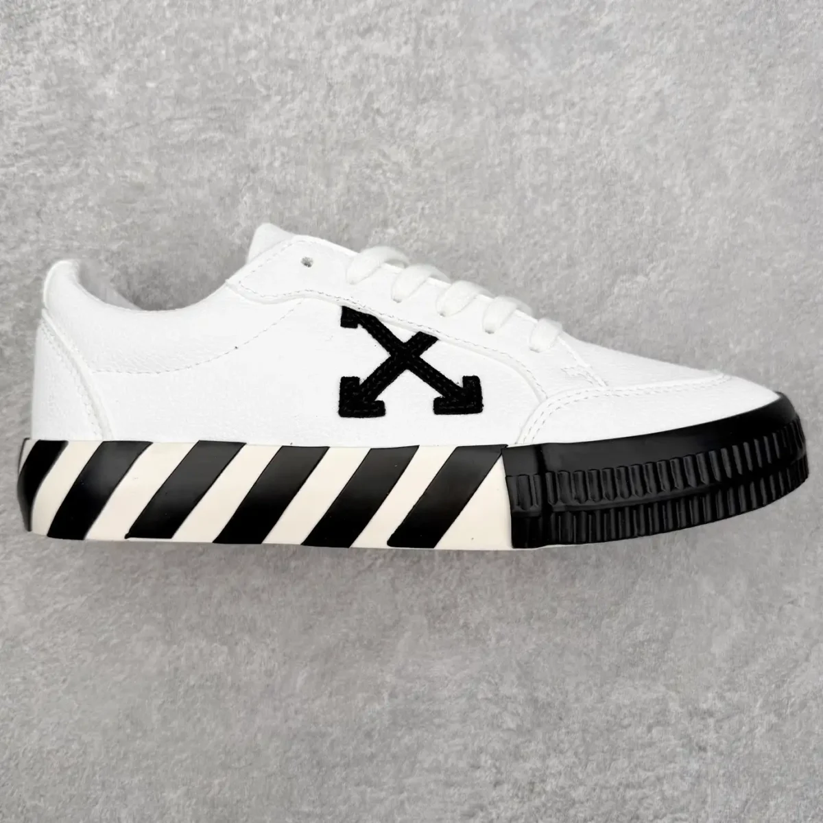 Off-White Casual Sneakers - Image 1