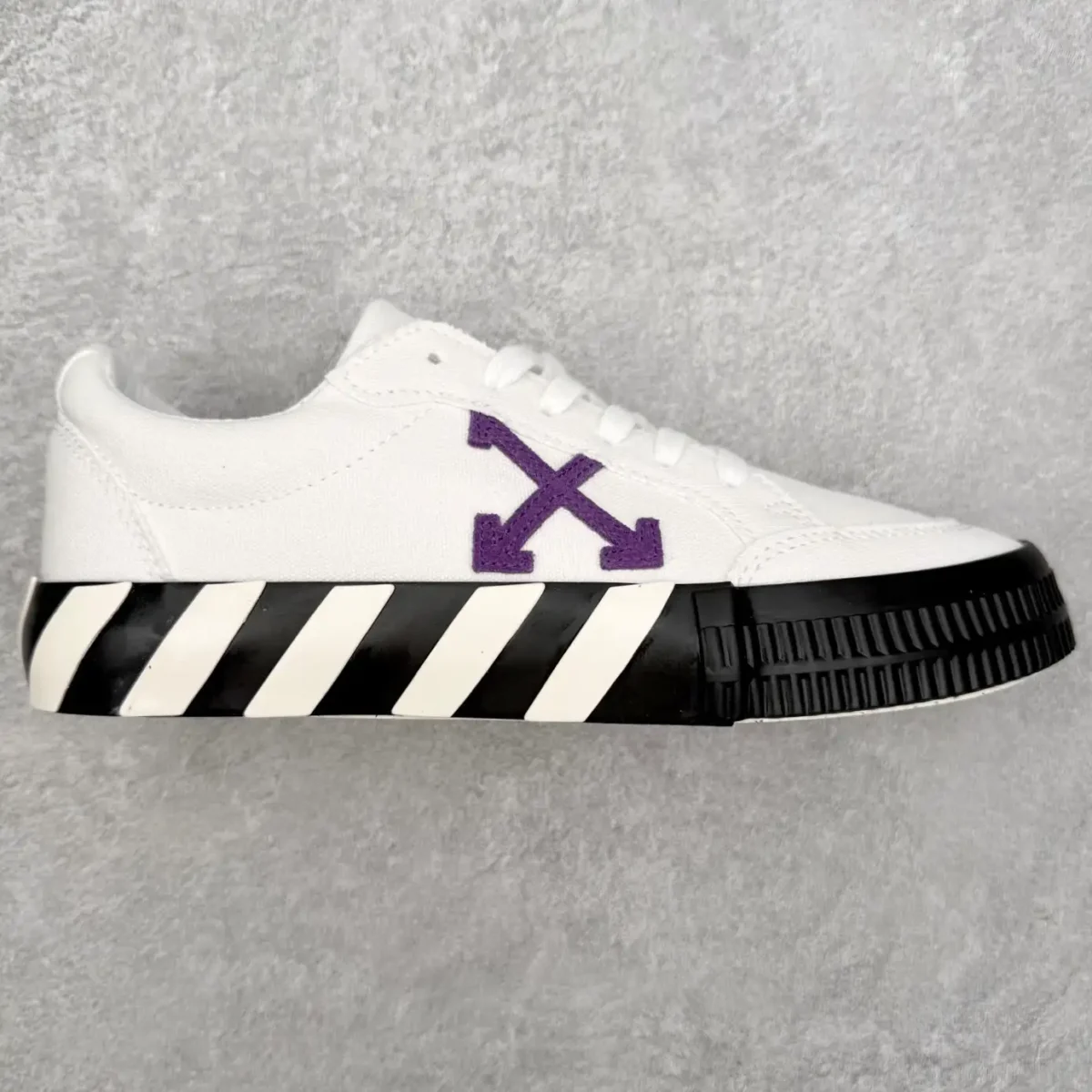 Off-White Casual Sneakers - Image 1