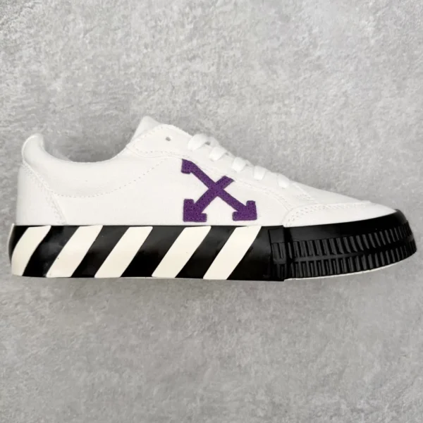 Off-White Casual Sneakers