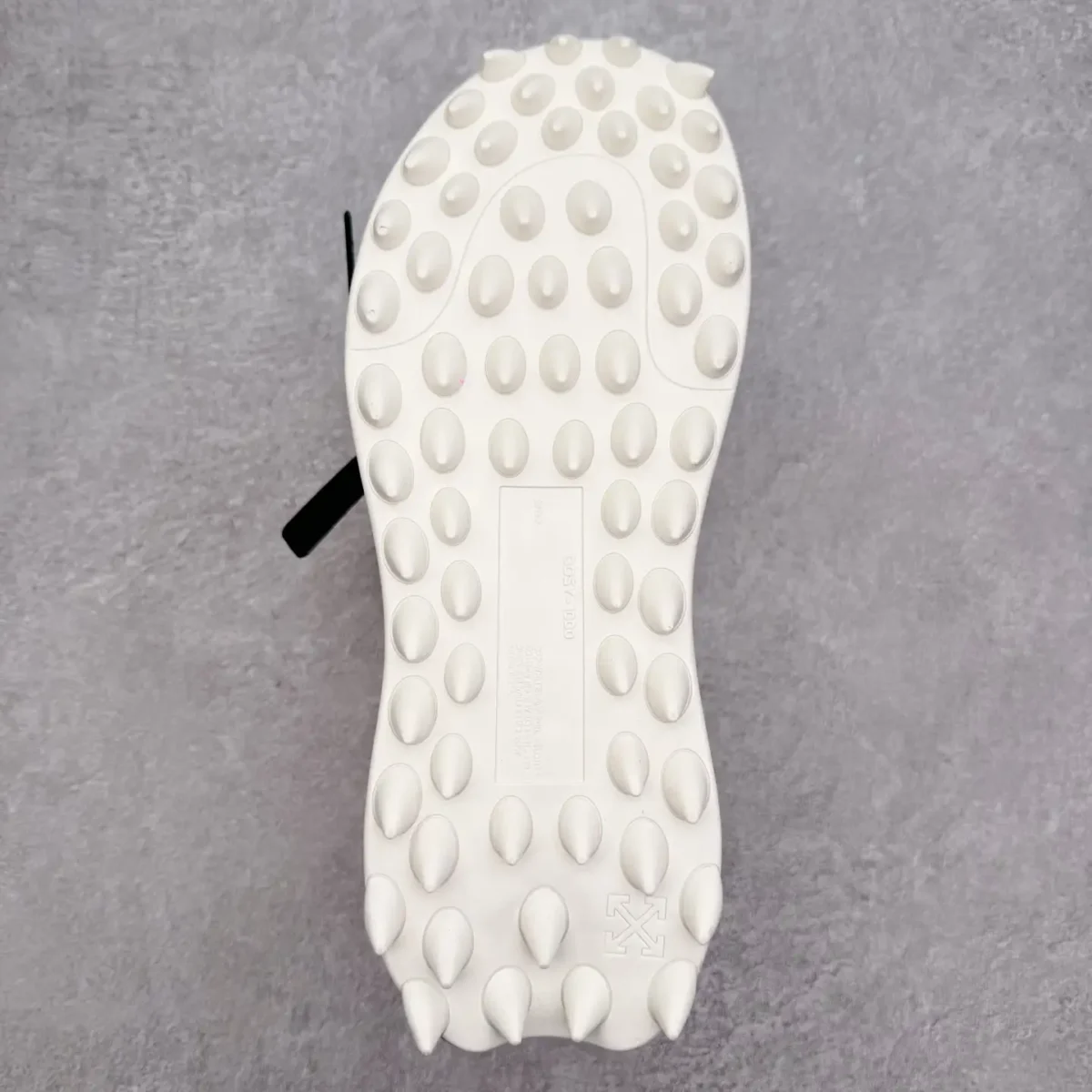 Off-White ODSY Sneakers - Image 9
