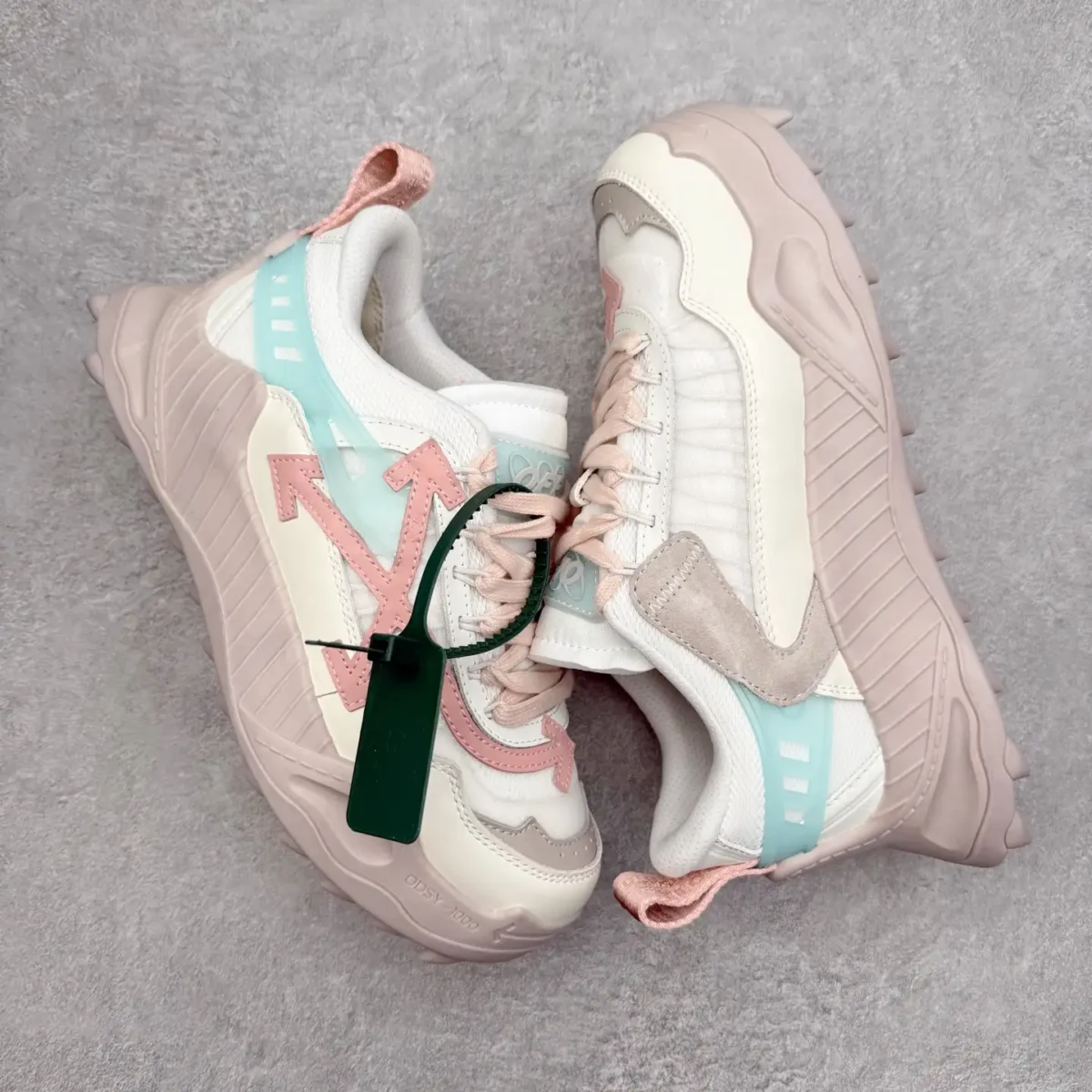 Off-White ODSY Sneakers - Image 4