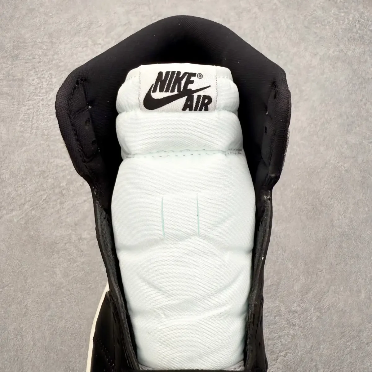 Air Jordan - Image 2