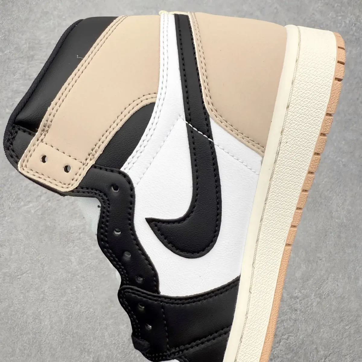 Air Jordan - Image 3