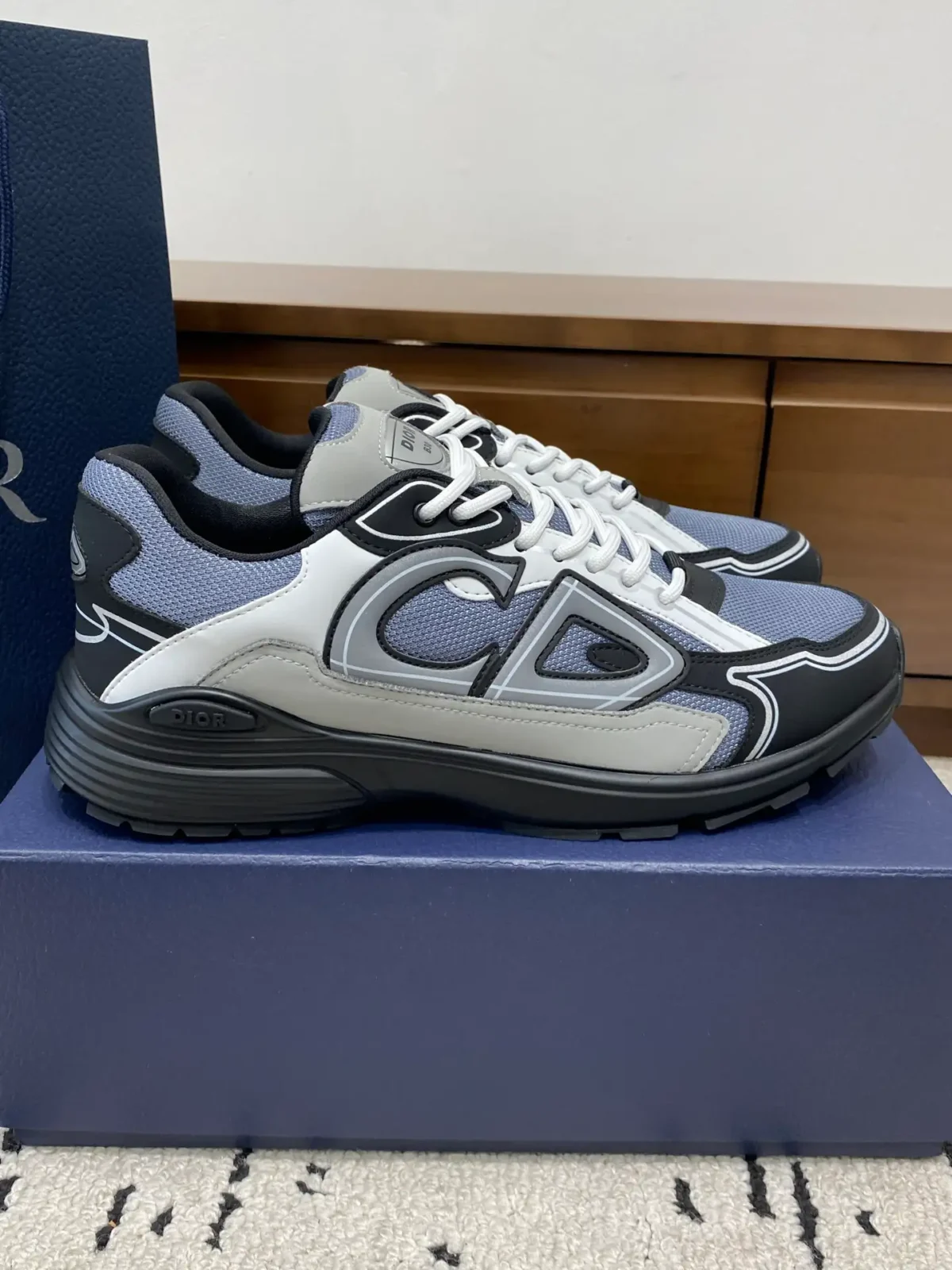Dior B30 - Image 1