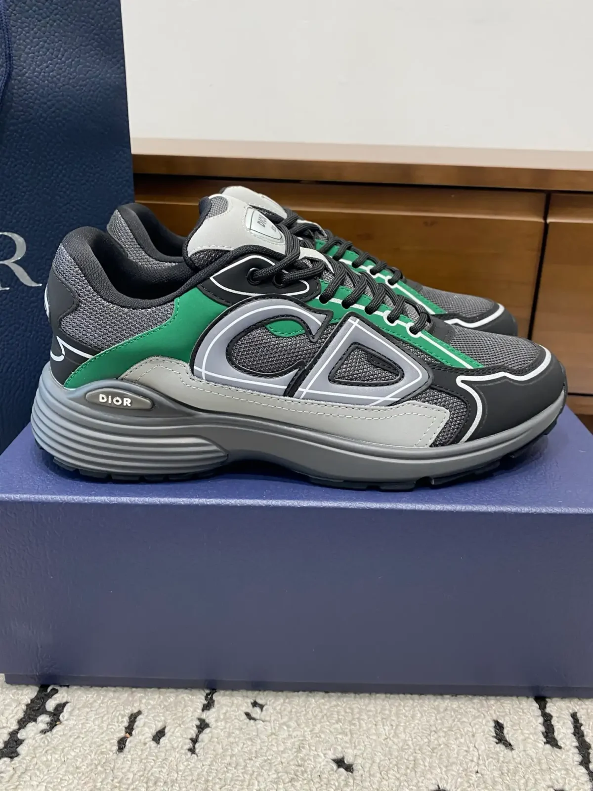 Dior B30 - Image 1