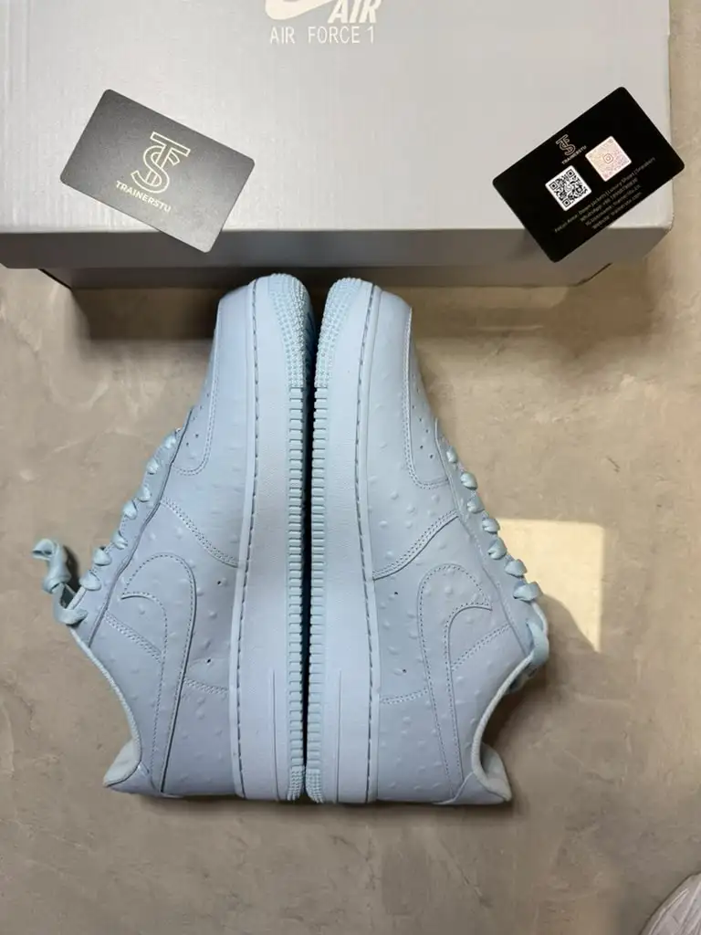 Travis Scott x Nike Air Force 1 Low - Image 2
