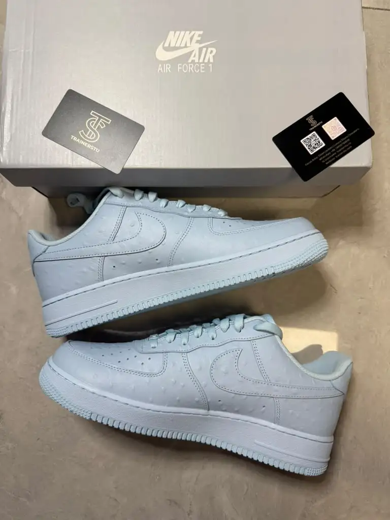 Travis Scott x Nike Air Force 1 Low - Image 1