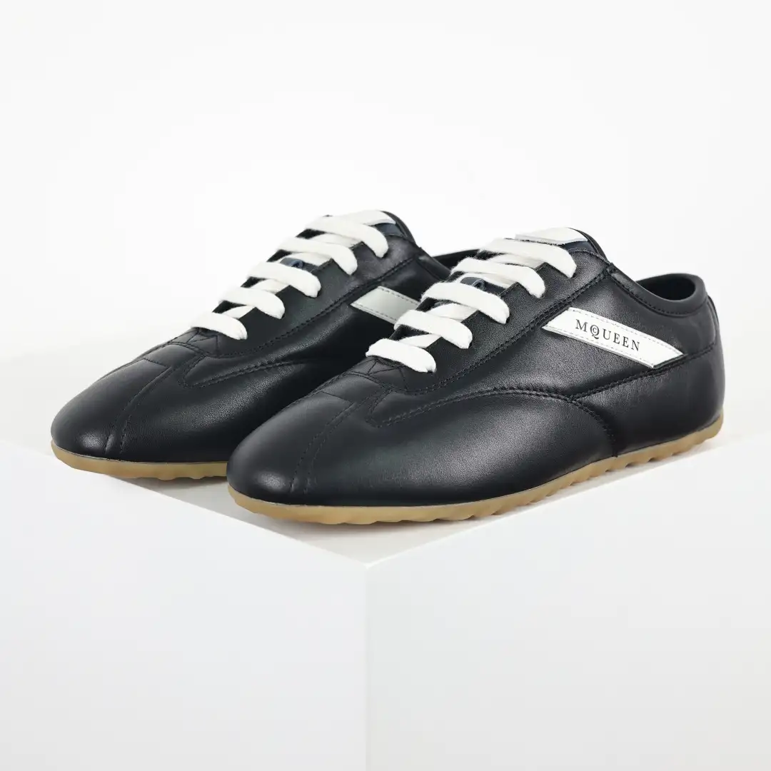 McQueen Boxe Black/White Sneakers - Image 2