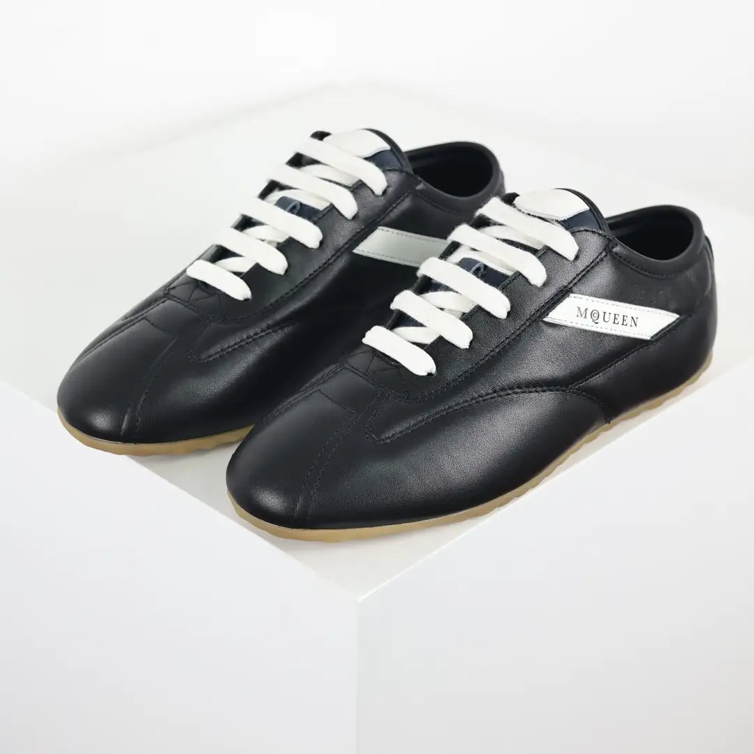 McQueen Boxe Black/White Sneakers - Image 3
