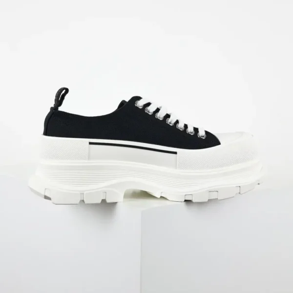 McQueen Tread Slick Black/White Sneakers