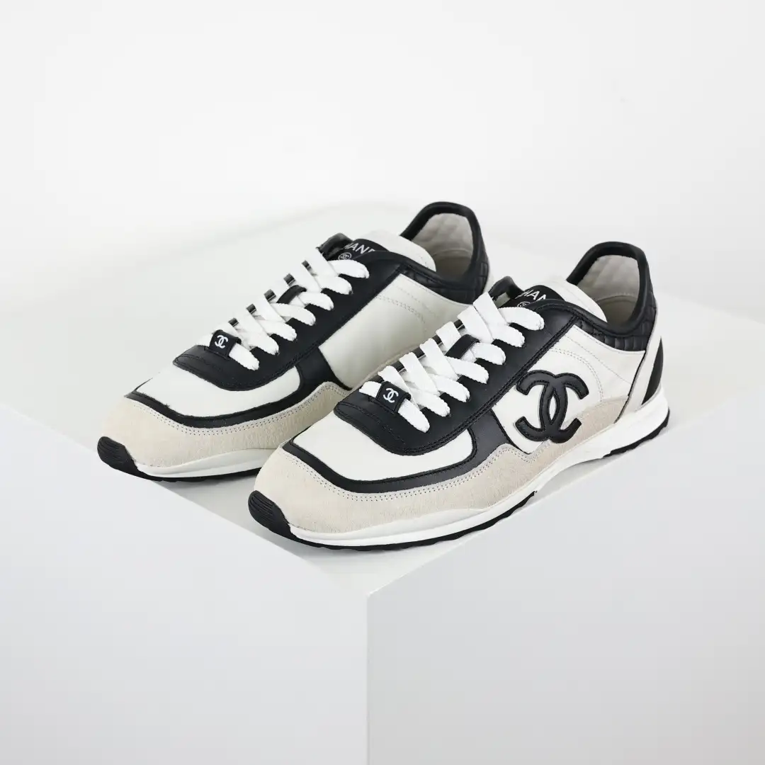 Chanel 25 Low-Top Sneakers - Image 2