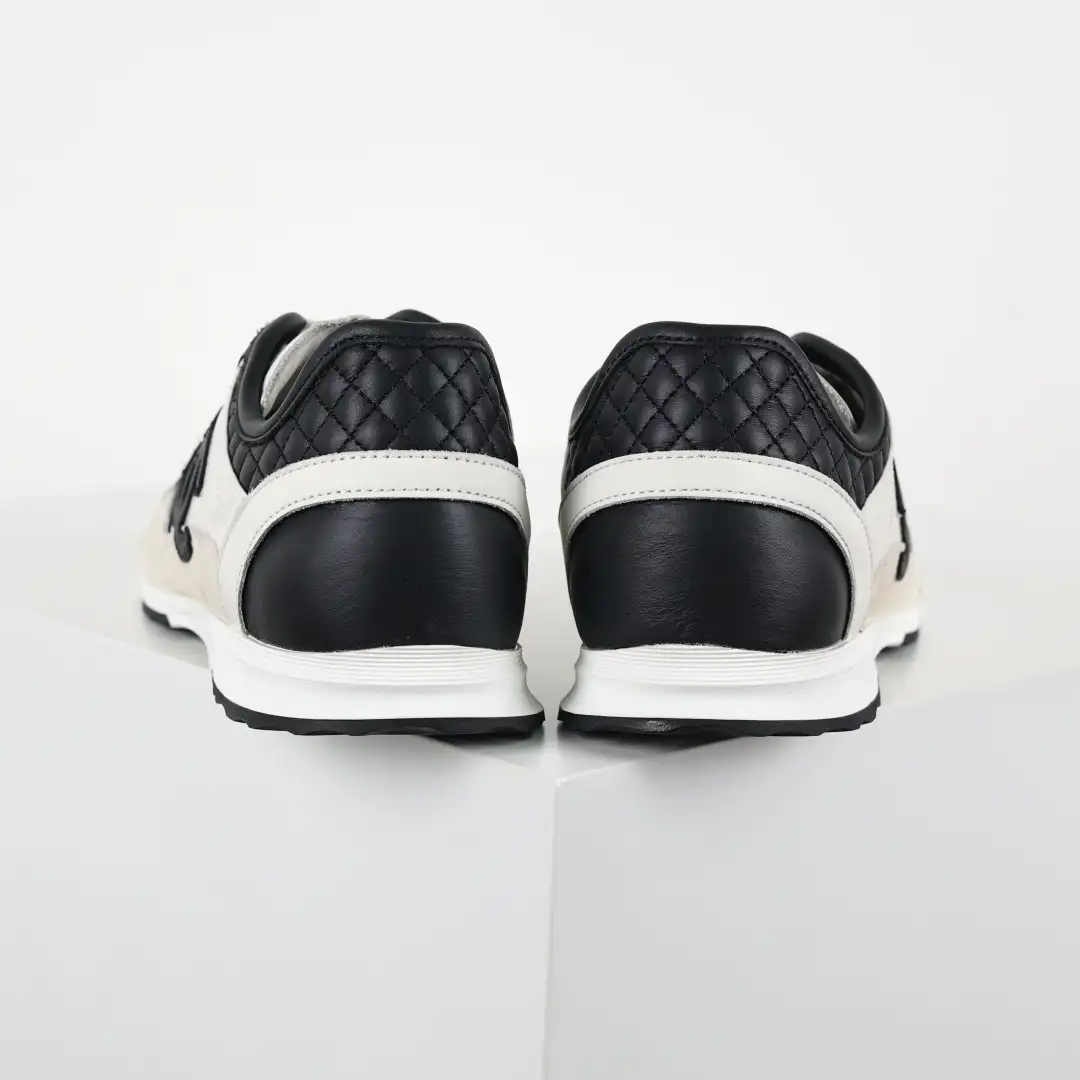 Chanel 25 Low-Top Sneakers - Image 5