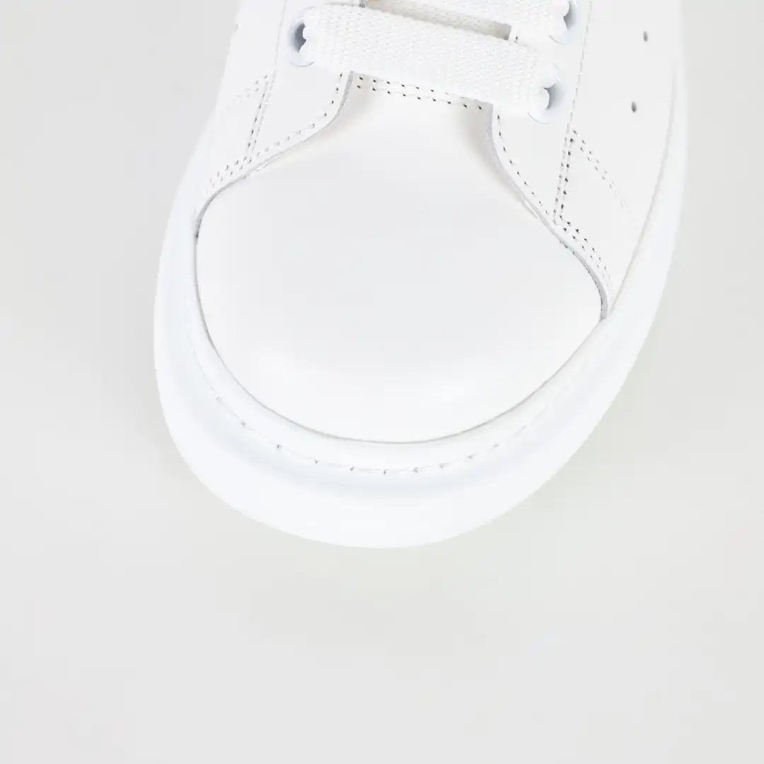Alexander McQueen White/Green Croc-Embossed Heel Sneakers - Image 8