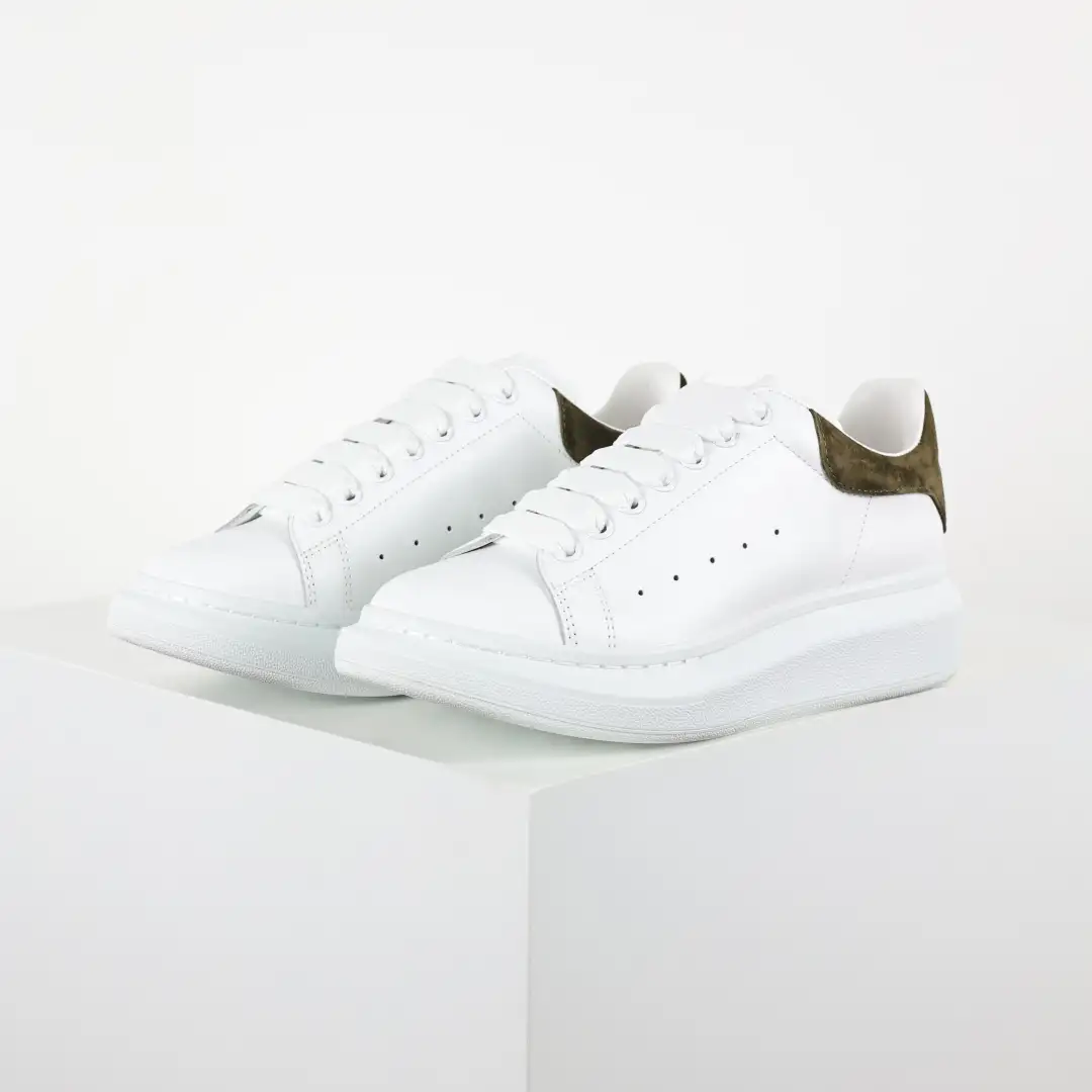 Alexander McQueen White/Olive Green Suede Heel Sneakers - Image 2